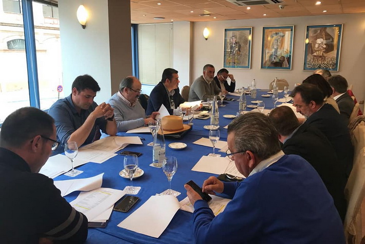 La Asociación de Chiringuitos aprueba los estatutos que regirán la nueva “Asociación de Empresarios de Playas de la Costa Tropical A.I.E.”